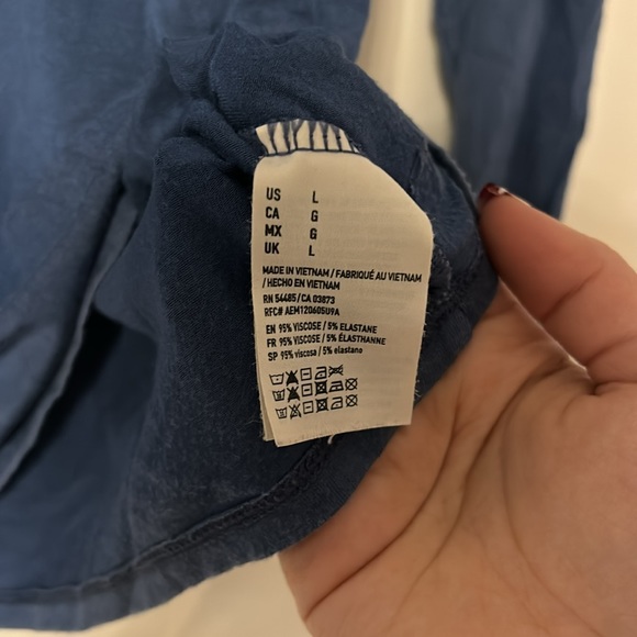 *2 for $22* American Eagle Soft and Sexy Cropped Long Sleeve - Picture 4 of 6